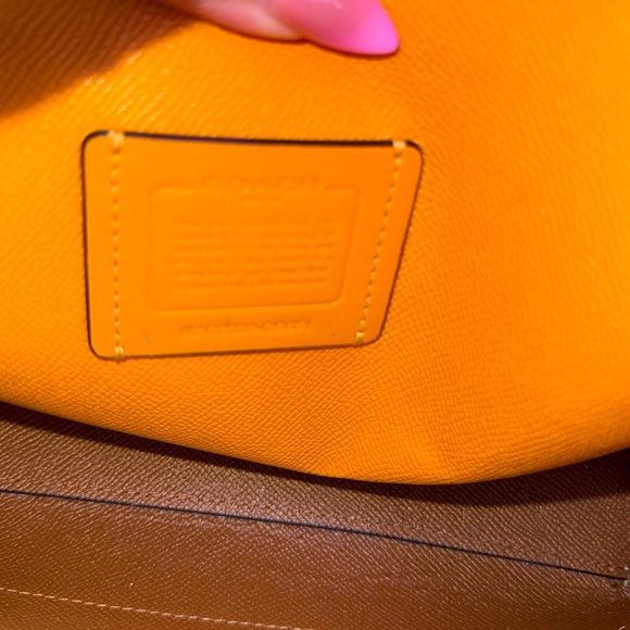 Coach Cream and Red Tote Bag with Color-Block Design - Picture 6 of 15